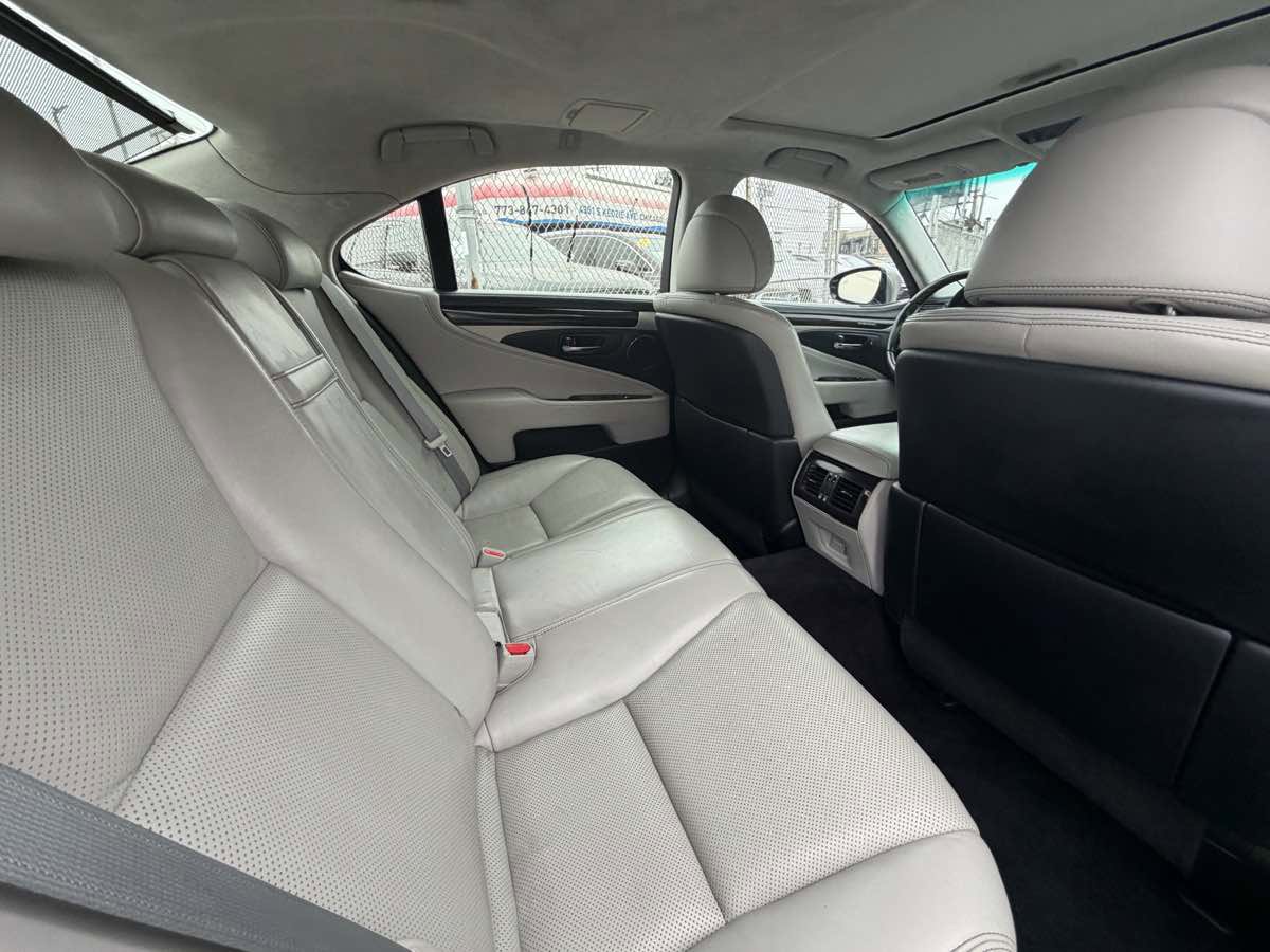 Used 2016 Lexus LS 460 AWD image 24