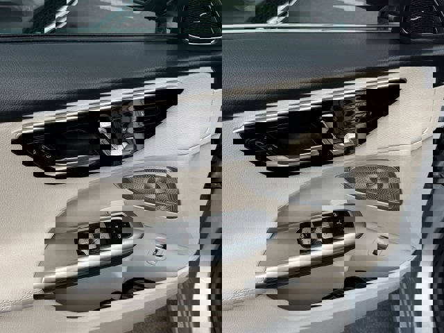 New 2025 Mercedes-Benz C 300 Sedan image 9