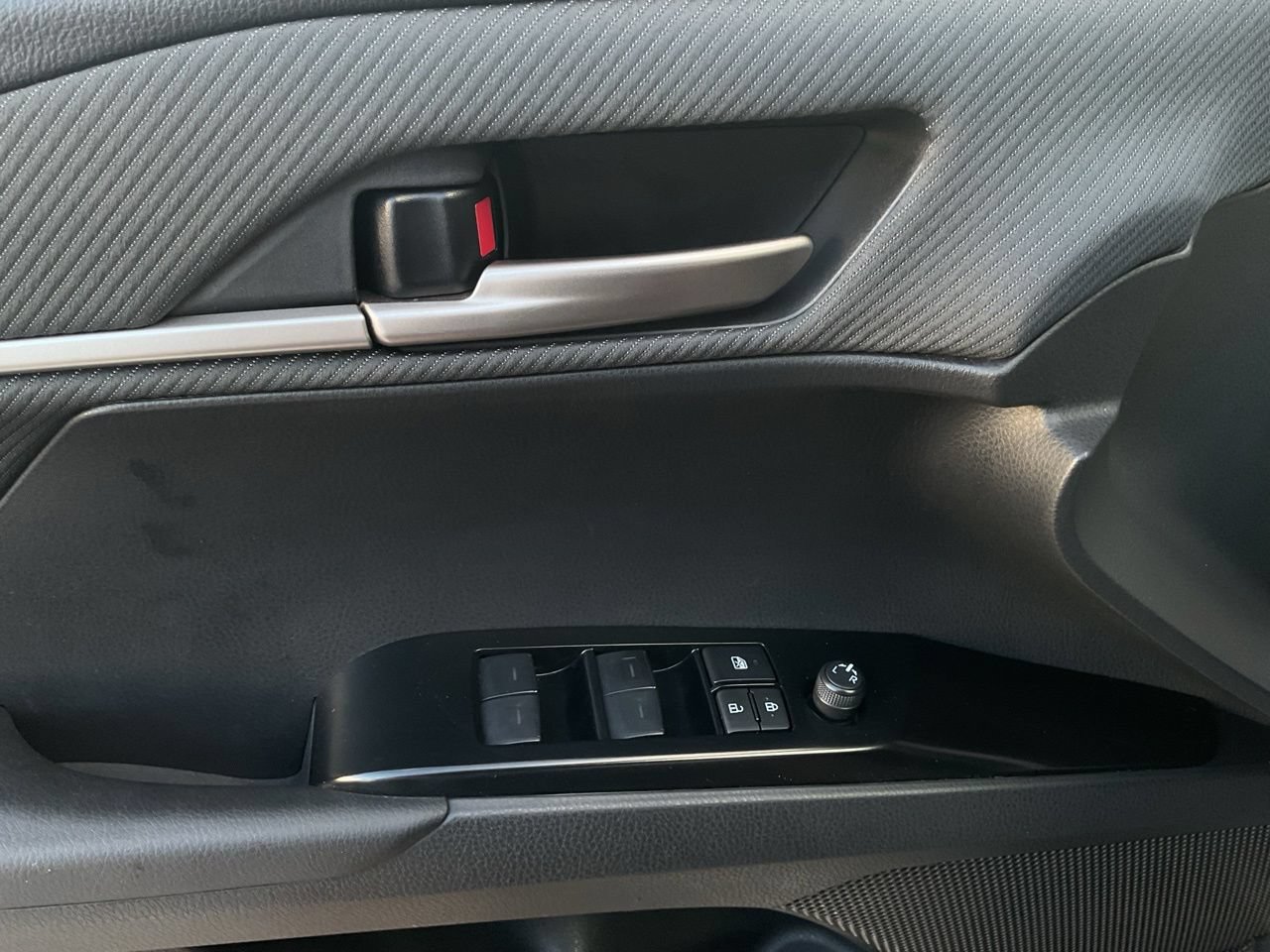 Used 2025 Toyota Camry SE FWD image 20