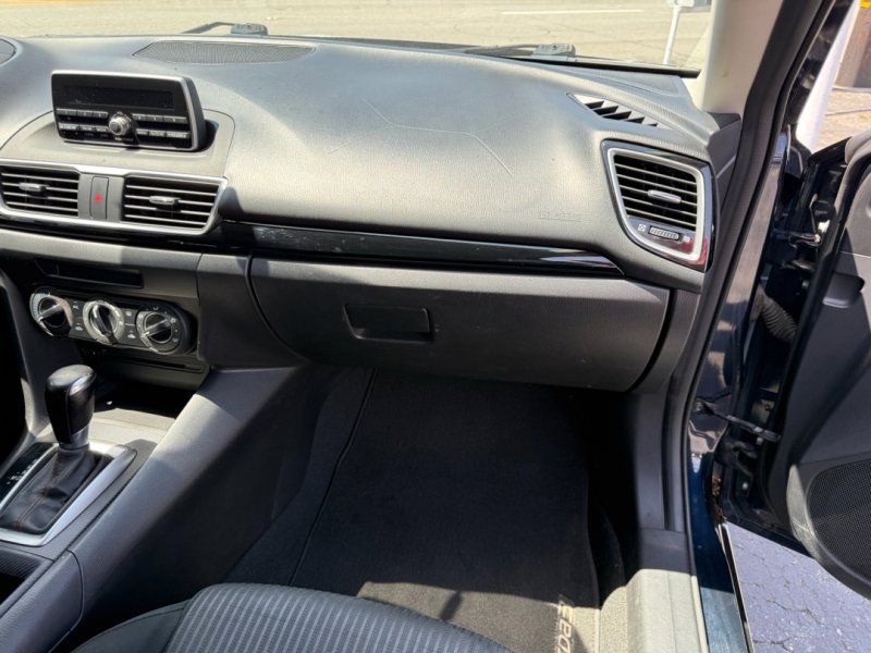 Used 2014 MAZDA MAZDA3 i Touring FWD image 23