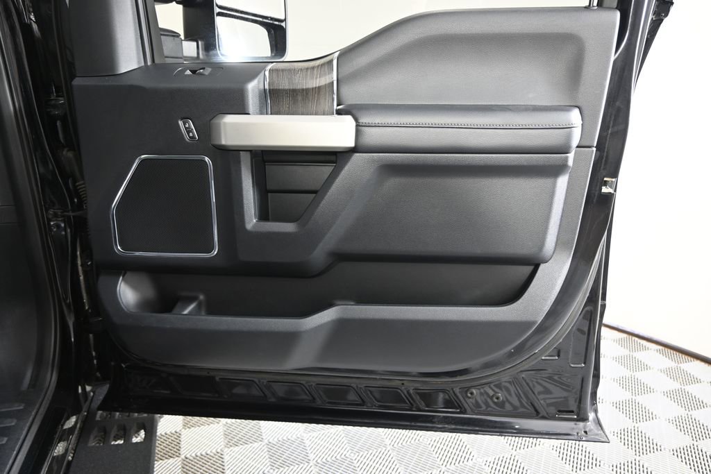 Used 2020 Ford F350 Lariat AWD/4WD image 13