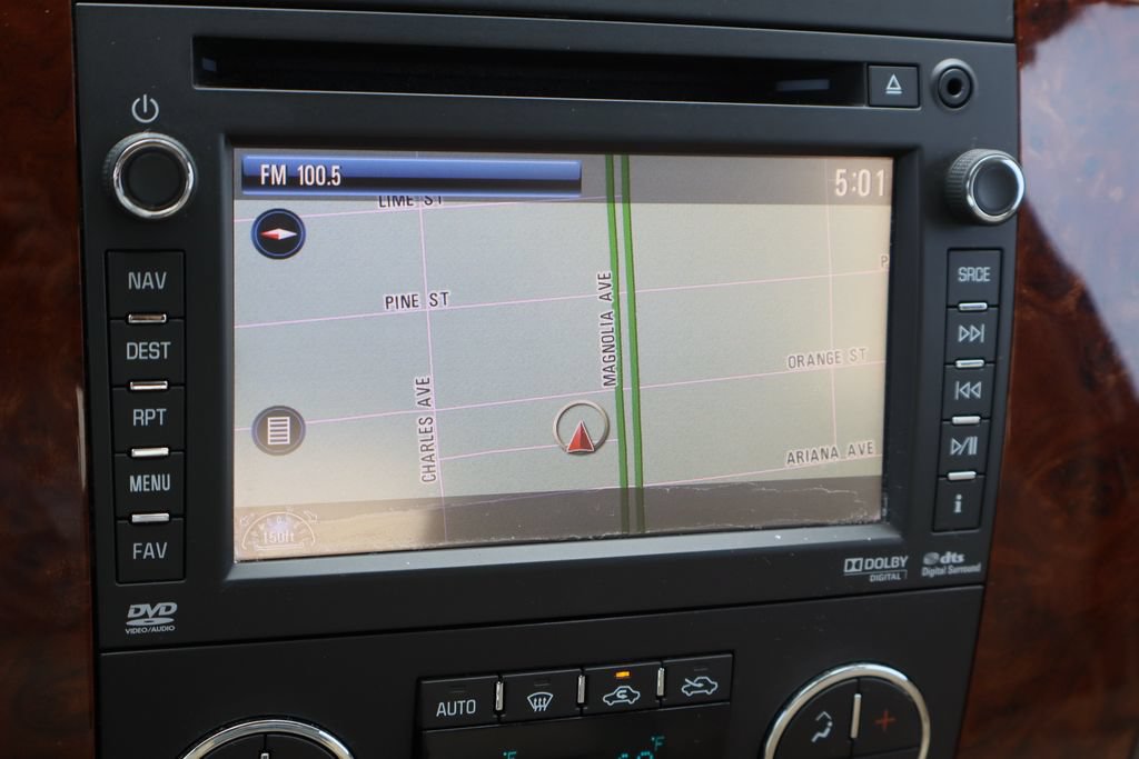 Used 2012 Chevrolet Avalanche LTZ RWD image 16