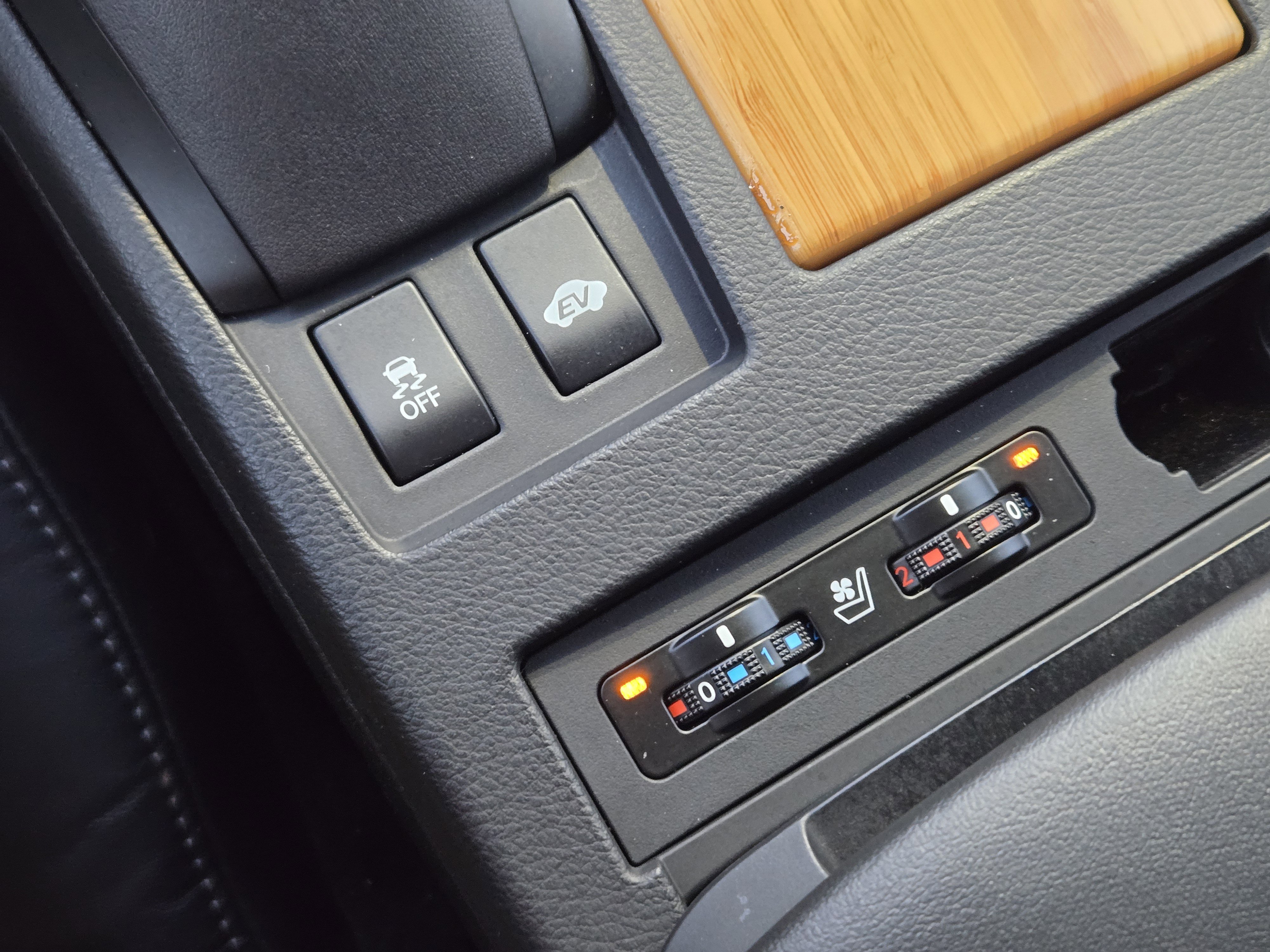 Used 2015 Lexus RX 450h Navigation, Premium Package image 22