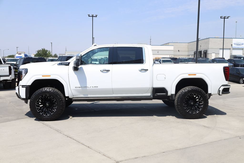 Used 2026 GMC Sierra 3500 Denali Ultimate AWD/4WD image 3