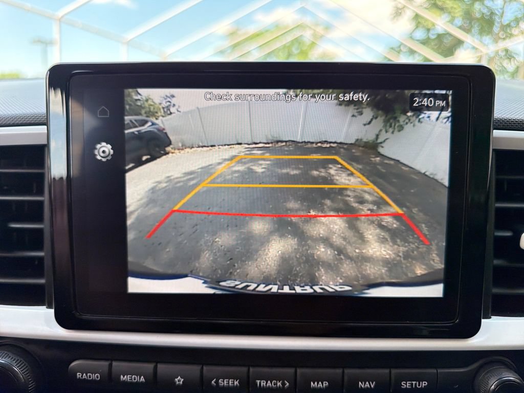 Used 2025 Hyundai Venue Limited FWD image 24