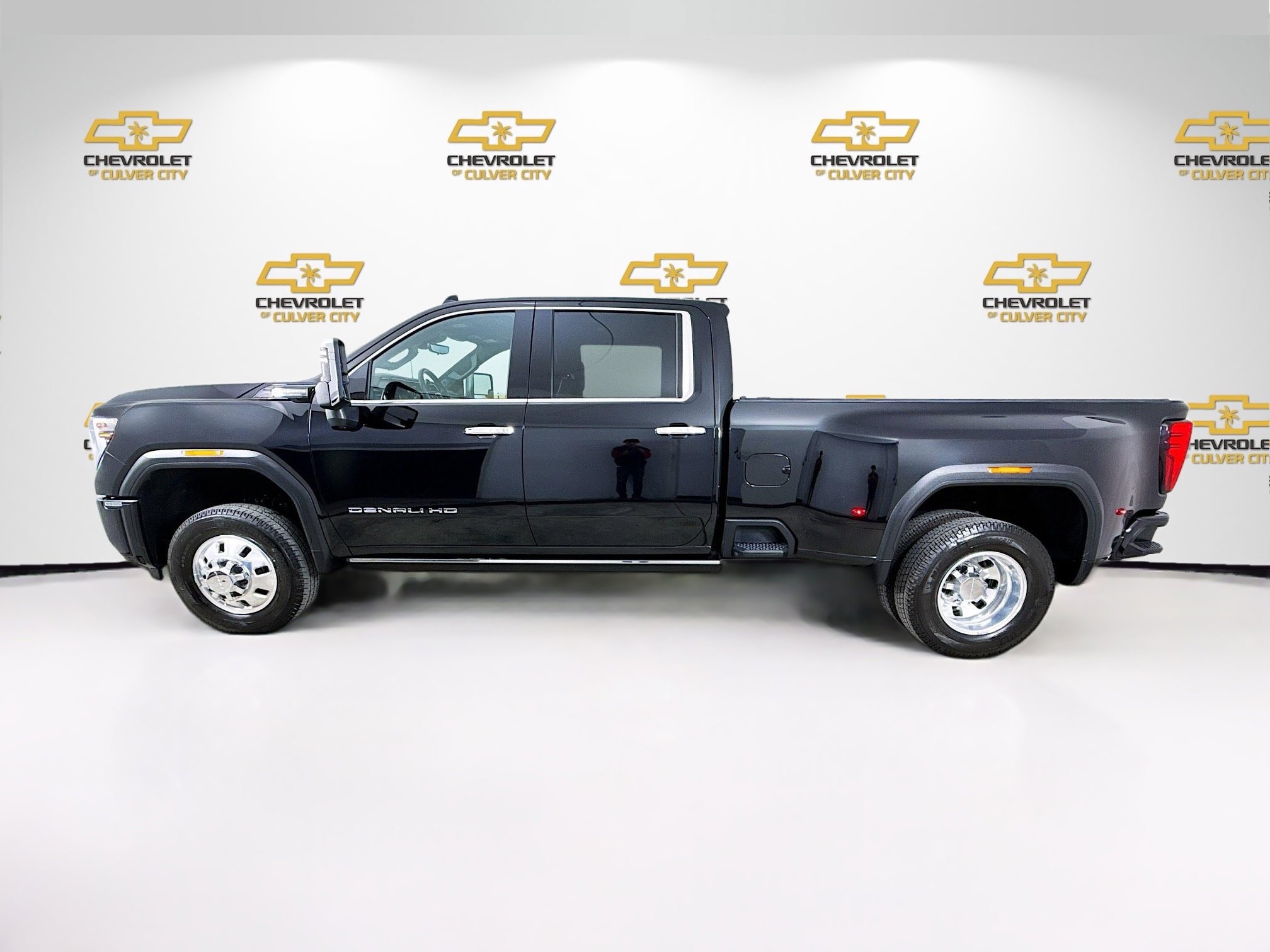 Used 2024 GMC Sierra 3500 Denali Ultimate image 4