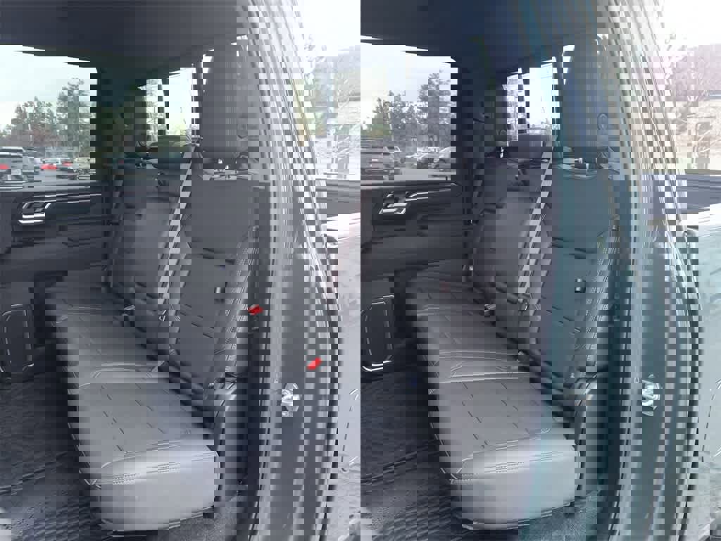 Used 2025 Chevrolet Silverado 3500 LTZ w/ LTZ Plus Package image 22