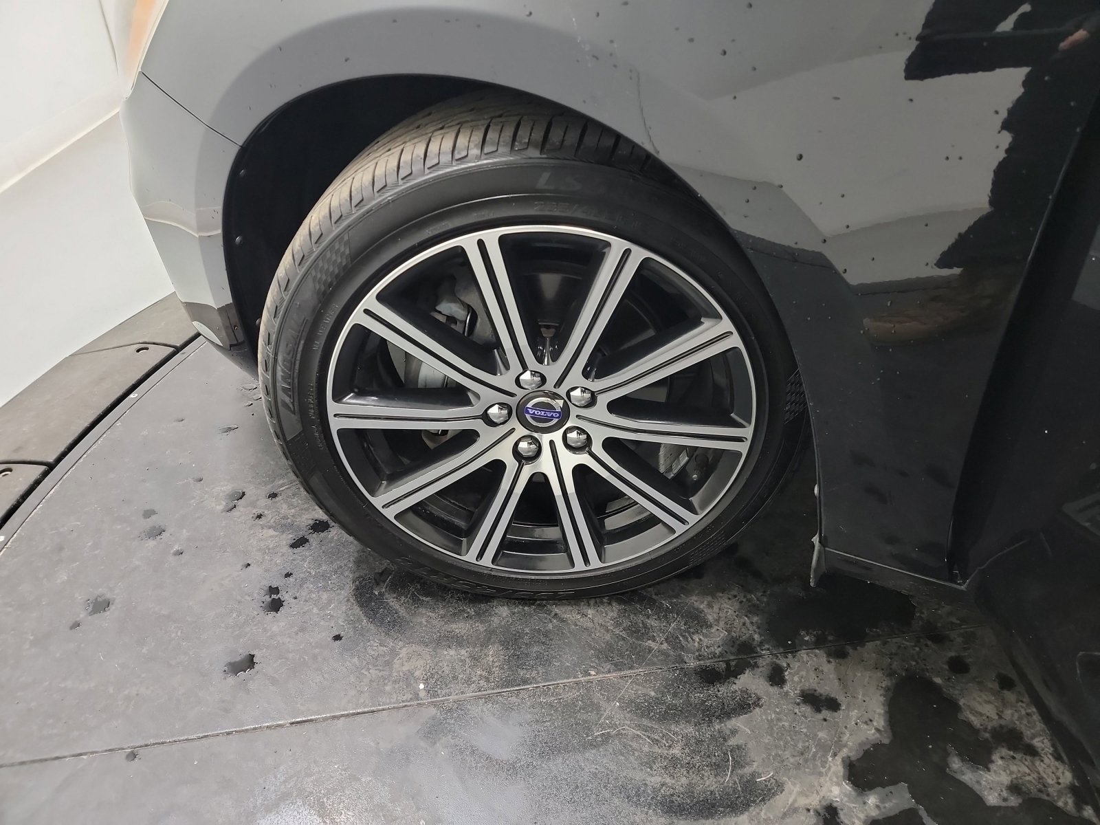 Used 2018 Volvo S60 T5 Inscription Platinum image 30