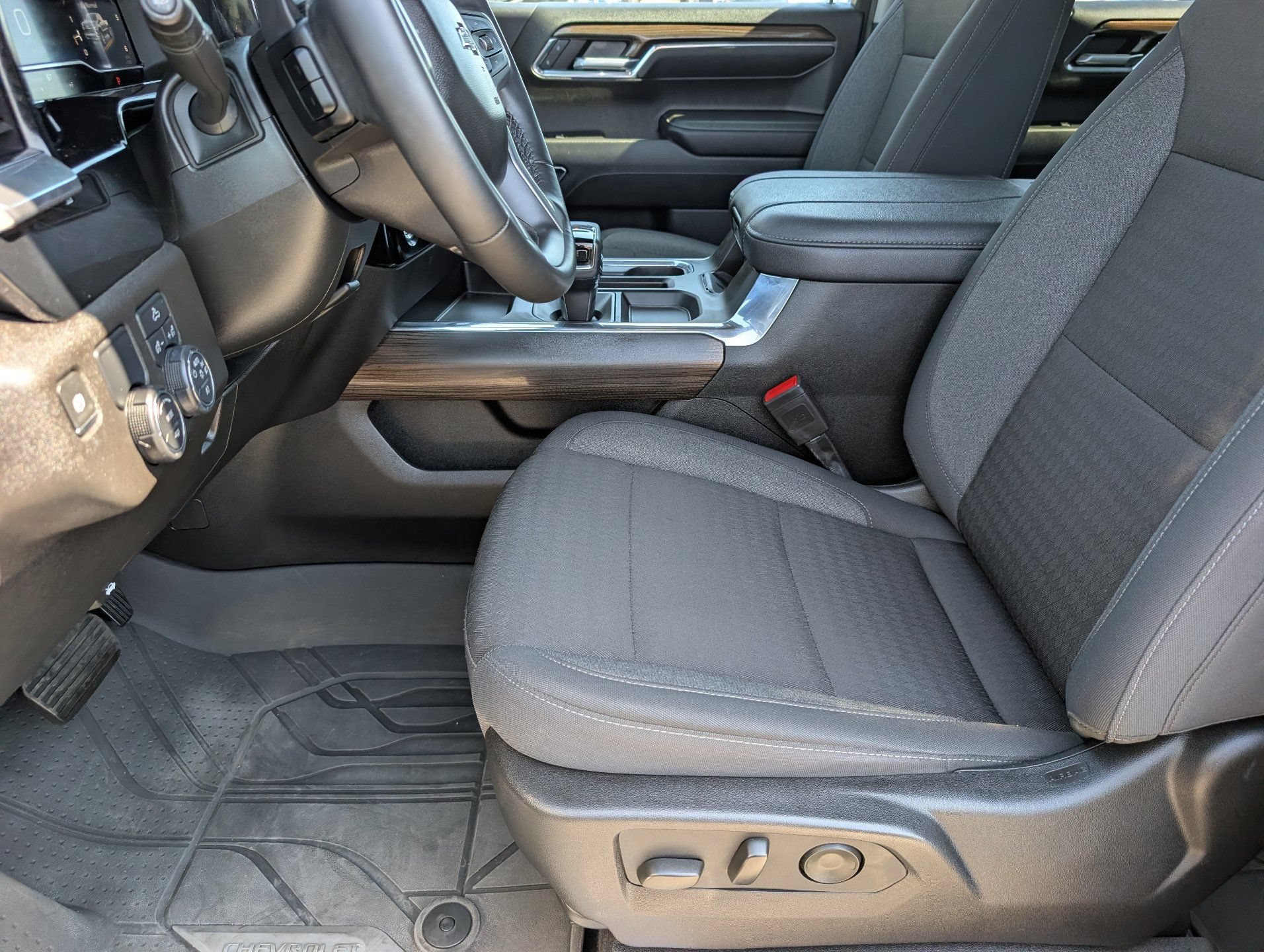 Used 2024 Chevrolet Silverado 1500 RST w/ LPO, Liner Protection Package RWD image 17