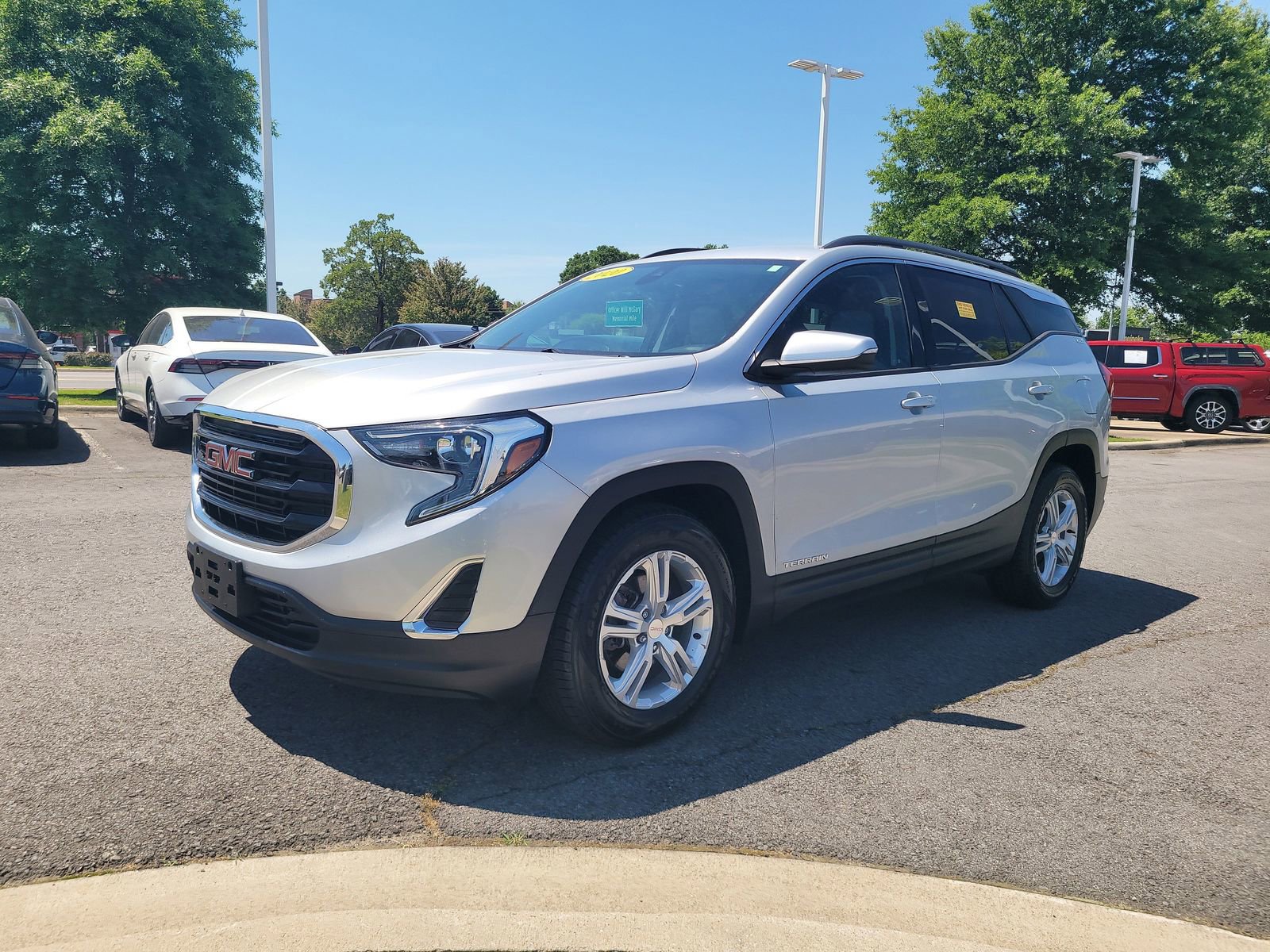 Used 2020 GMC Terrain SLE w/ Driver Convenience Package FWD image 7