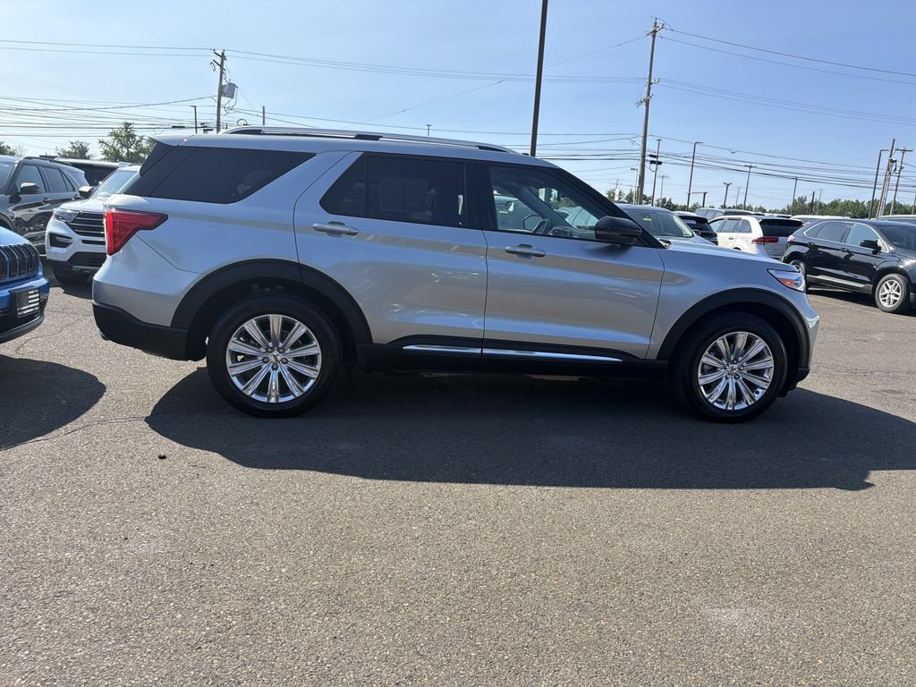 Used 2024 Ford Explorer Limited w/ Equipment Group 301A AWD/4WD image 6
