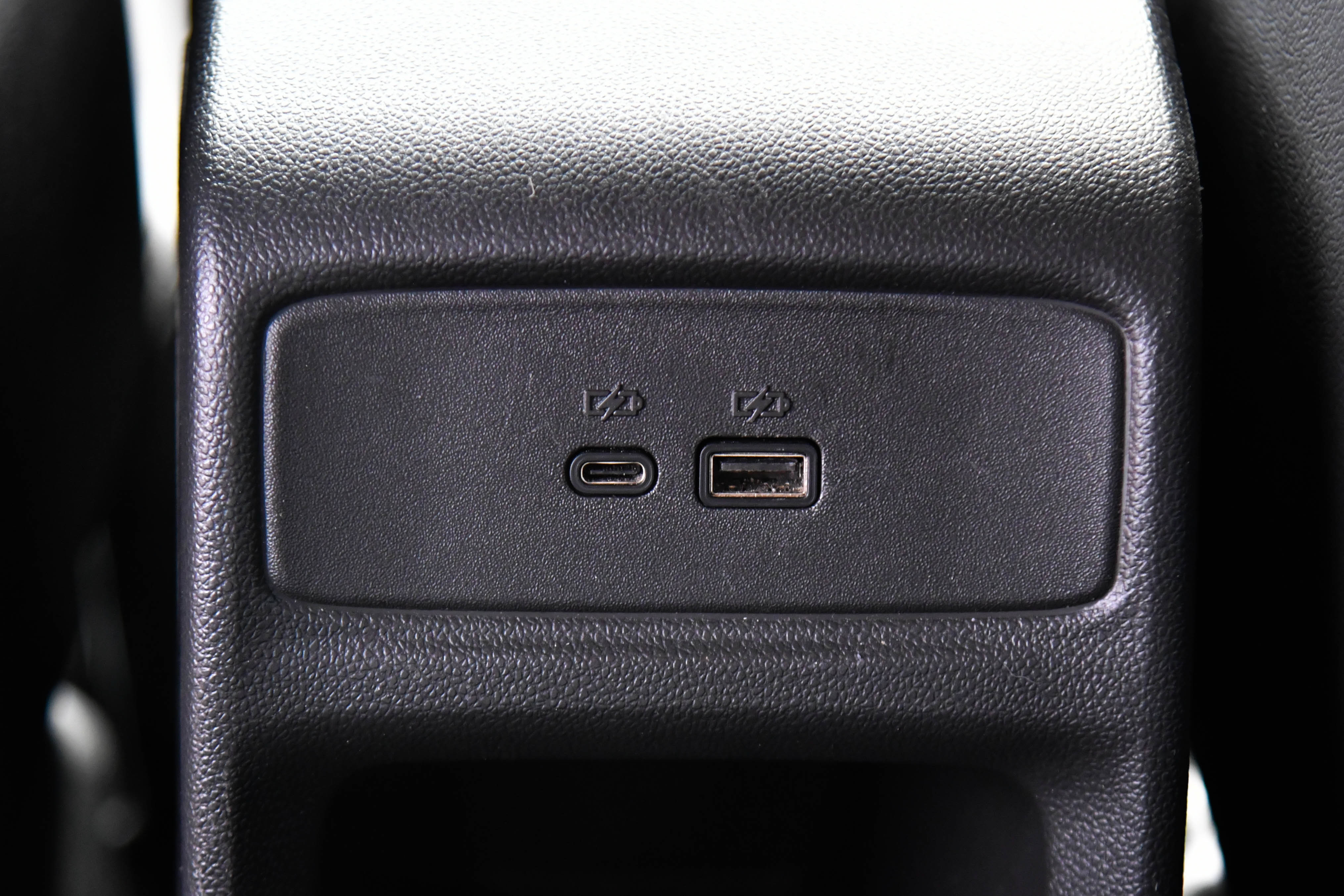 Used 2025 Chevrolet Trax LT FWD image 37