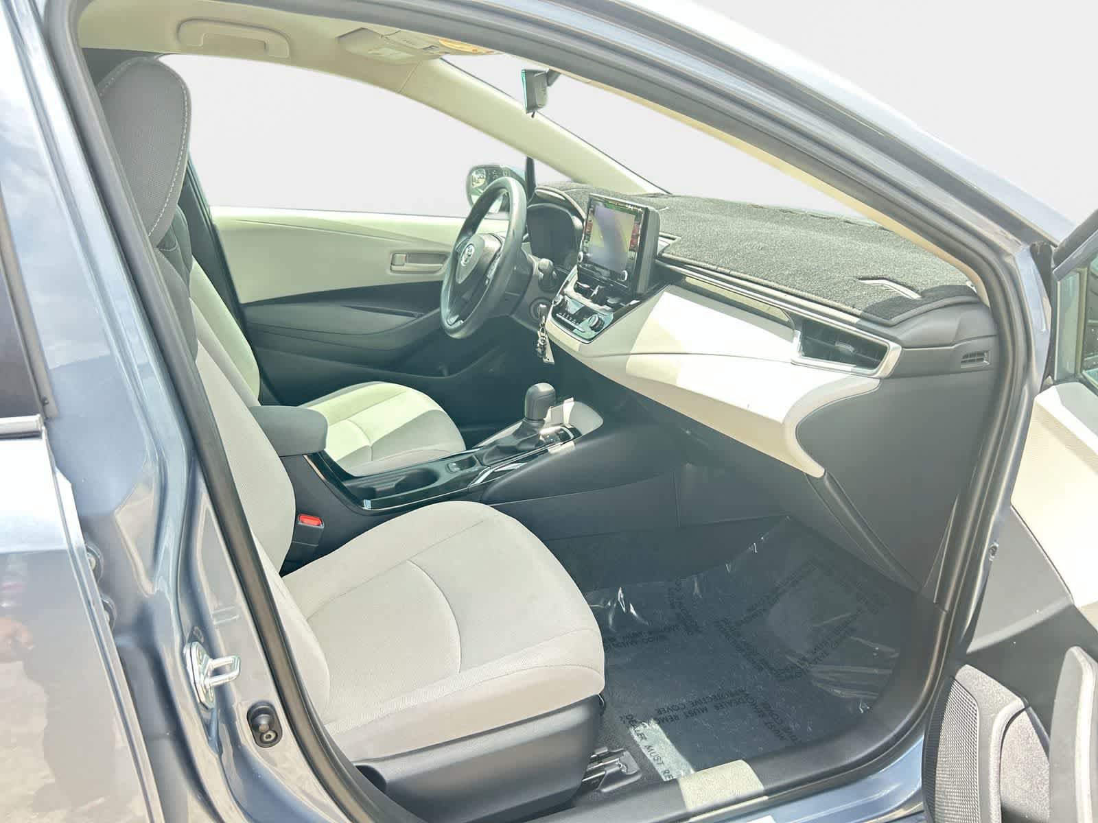 Used 2022 Toyota Corolla LE FWD image 14
