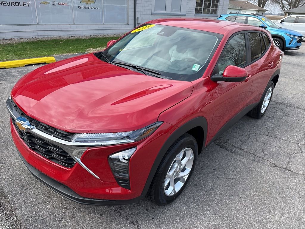 New 2026 Chevrolet Trax LS w/ LS Convenience Package FWD image 1