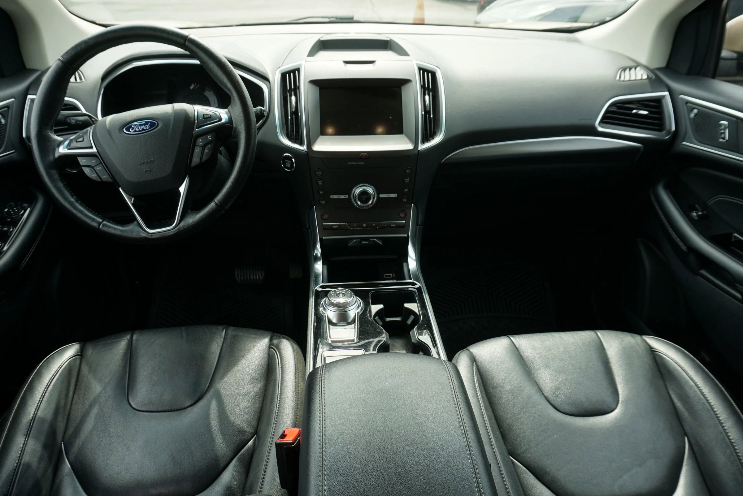 Used 2020 Ford Edge Titanium w/ Cargo Accessory Package FWD image 20