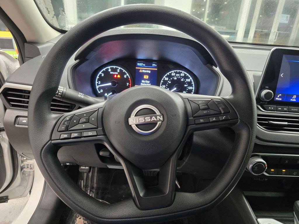 Used 2025 Nissan Altima 2.5 S FWD image 17