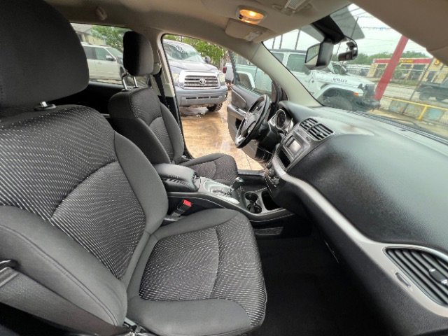 Used 2016 Dodge Journey SE w/ Flexible Seating Group FWD image 14