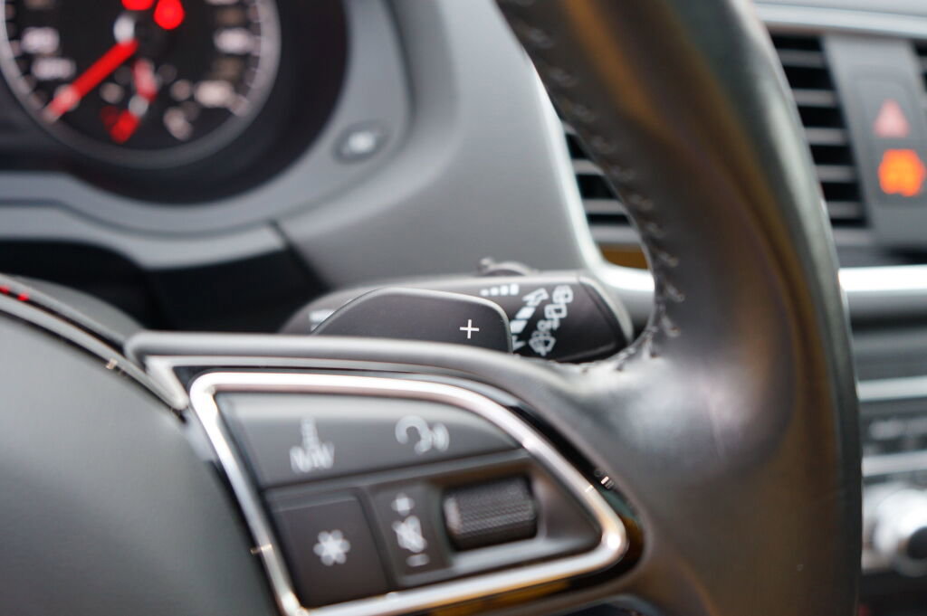 Used 2018 Audi Q3 2.0T Premium Plus w/ Premium Plus Package image 25