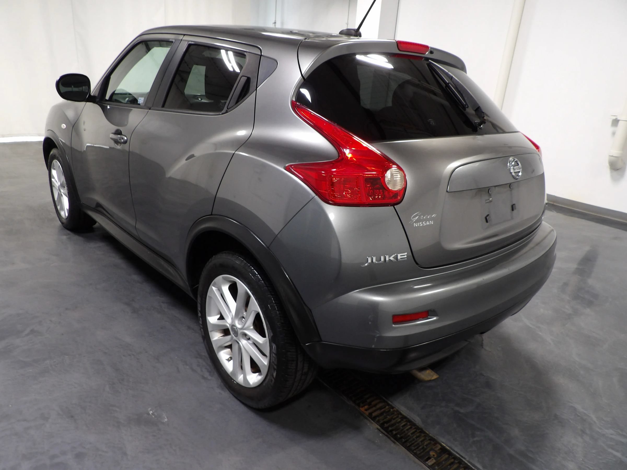 Used 2011 Nissan Juke SV FWD image 6
