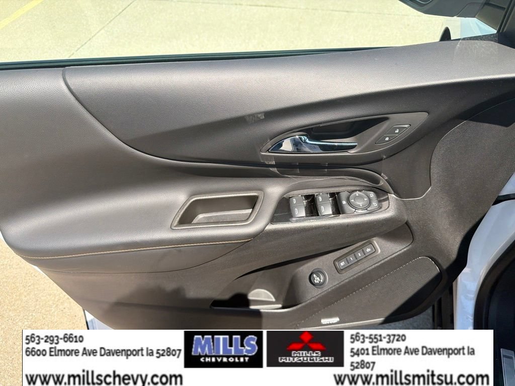 Used 2023 Chevrolet Equinox Premier AWD/4WD image 12