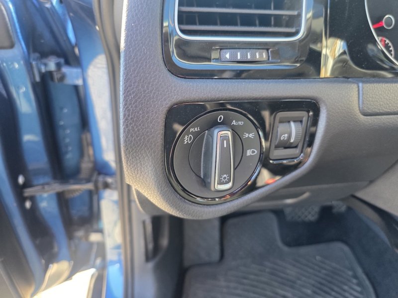 Used 2015 Volkswagen Golf SEL image 20