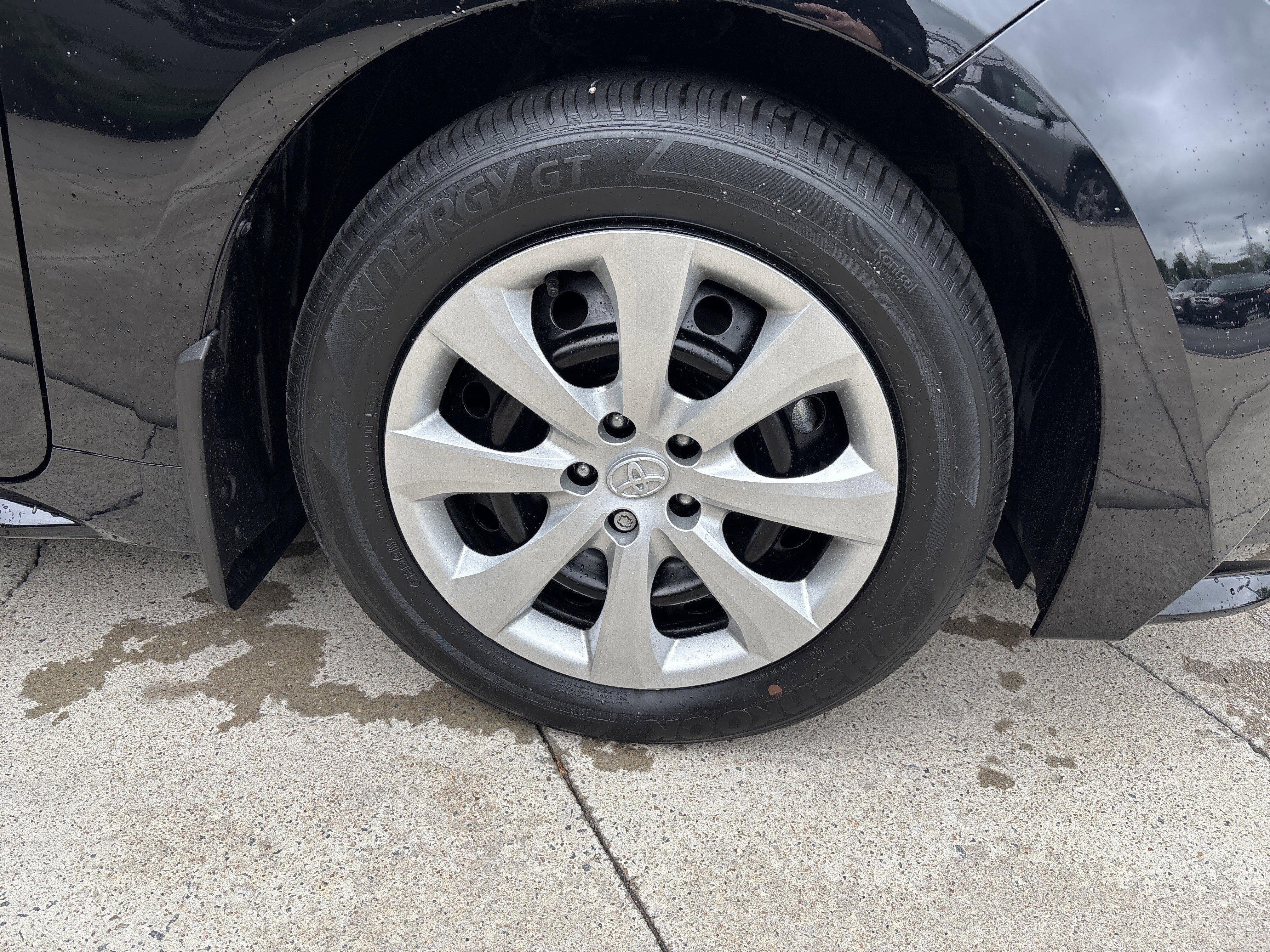 Used 2025 Toyota Corolla LE FWD image 35