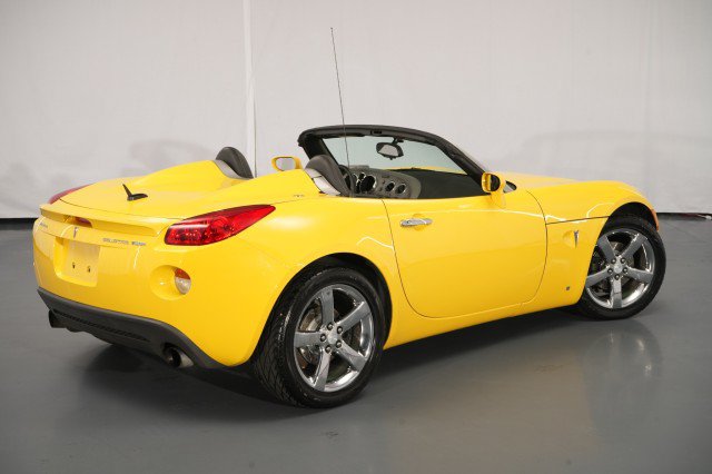 Used 2007 Pontiac Solstice GXP w/ Premium Package RWD image 18