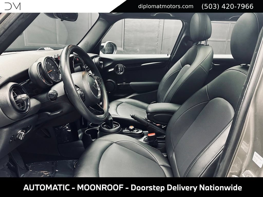 Used 2019 MINI Cooper 4-Door Hardtop w/ Signature Upholstery Package FWD image 18