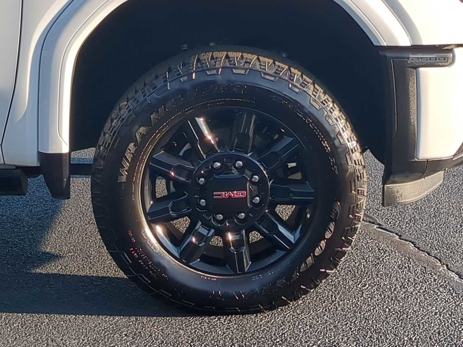 Used 2024 GMC Sierra 2500 AT4 w/ AT4 Premium Plus Package image 10