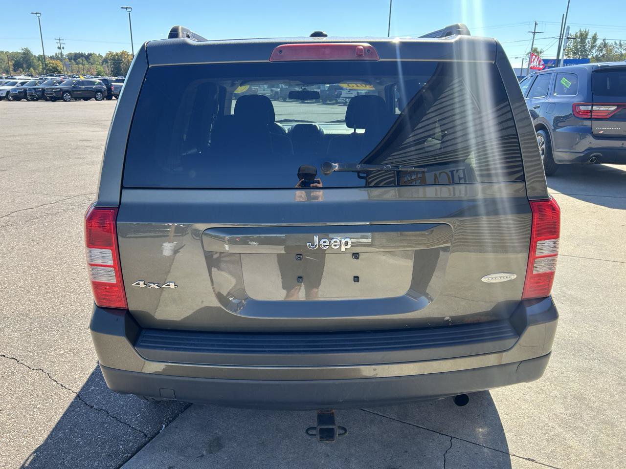 Used 2015 Jeep Patriot Latitude AWD/4WD image 6