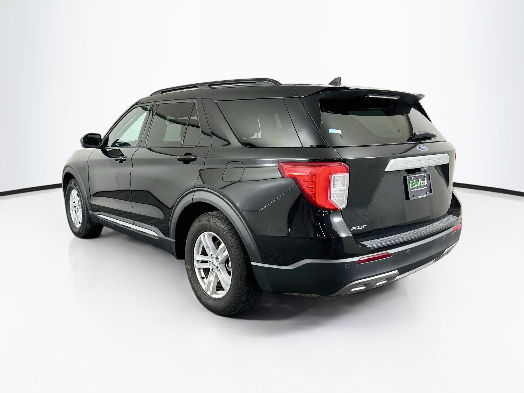 Used 2023 Ford Explorer XLT w/ Equipment Group 202A RWD image 5