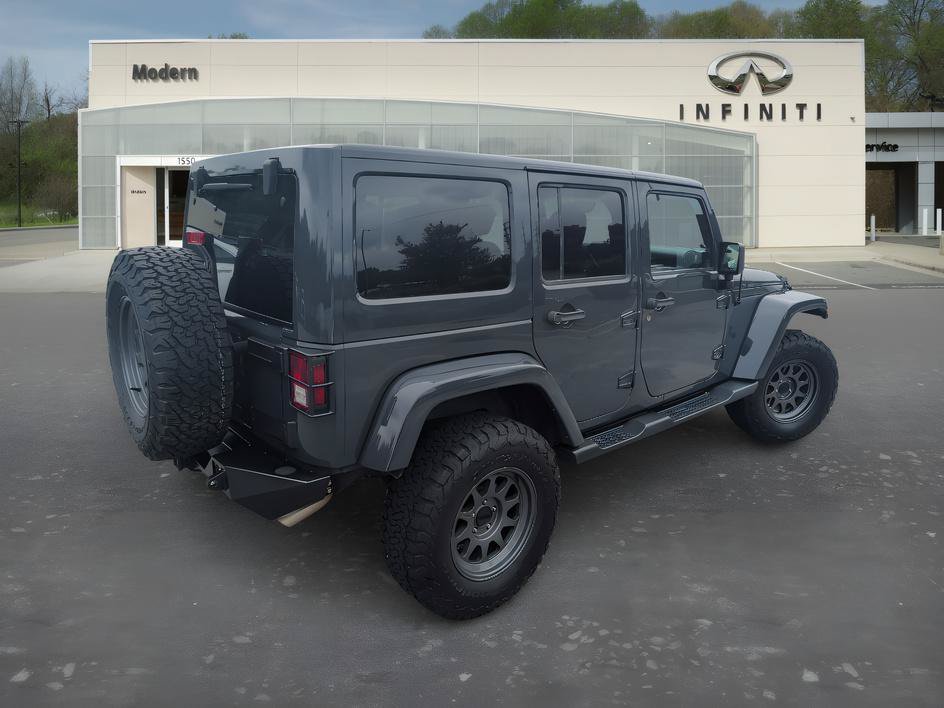 Used 2018 Jeep Wrangler Unlimited Sahara AWD/4WD image 4