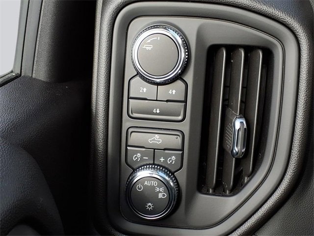 Used 2024 GMC Sierra 2500 Pro w/ Convenience Package image 15