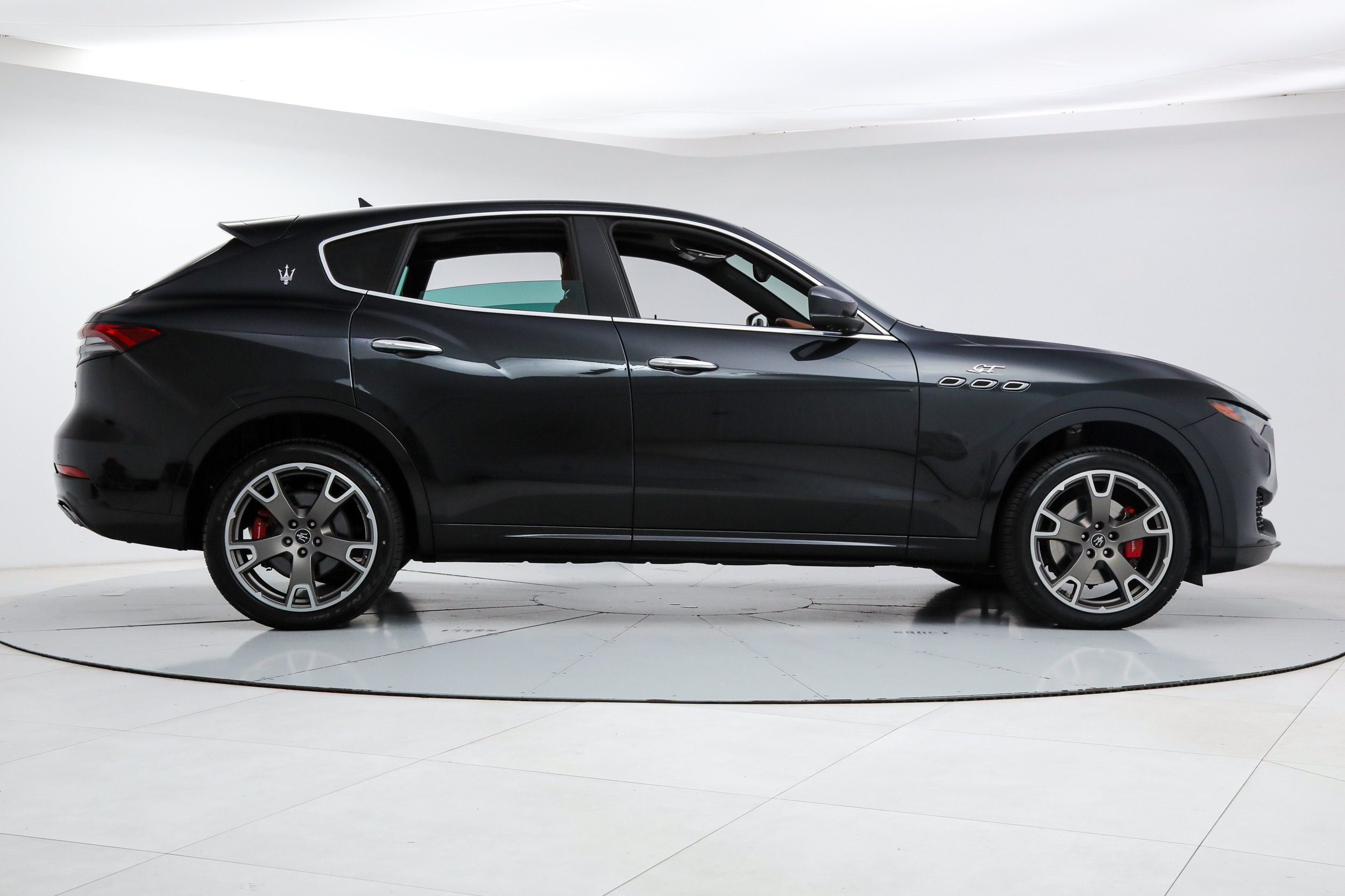 Certified 2023 Maserati Levante GT AWD/4WD image 6