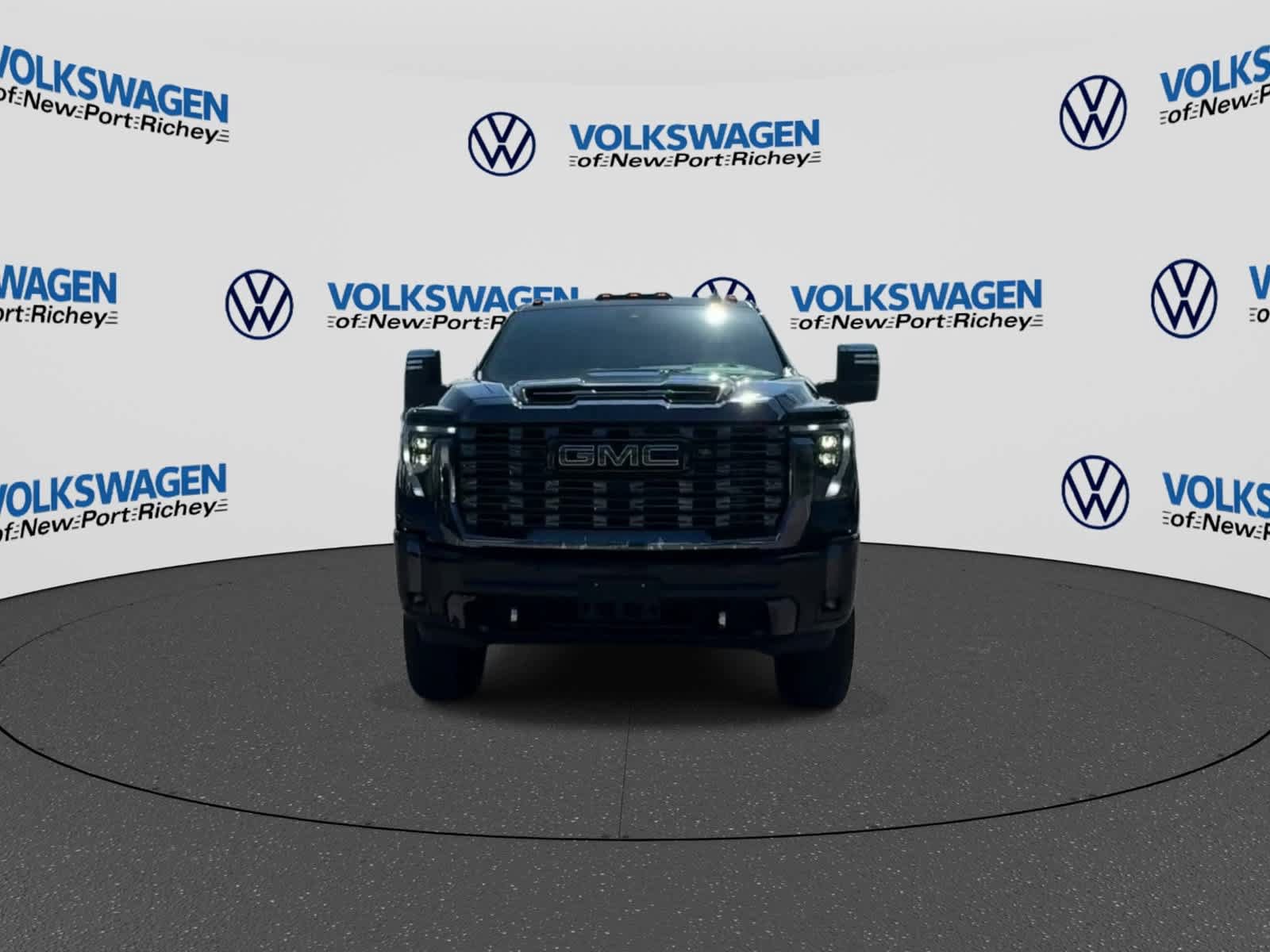 Used 2024 GMC Sierra 3500 Denali Ultimate AWD/4WD image 3