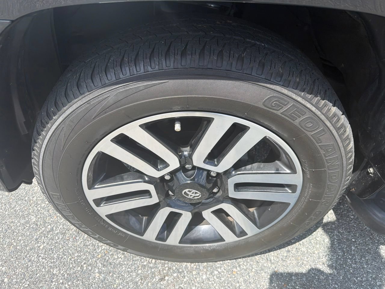 Used 2023 Toyota 4Runner Limited AWD/4WD image 13