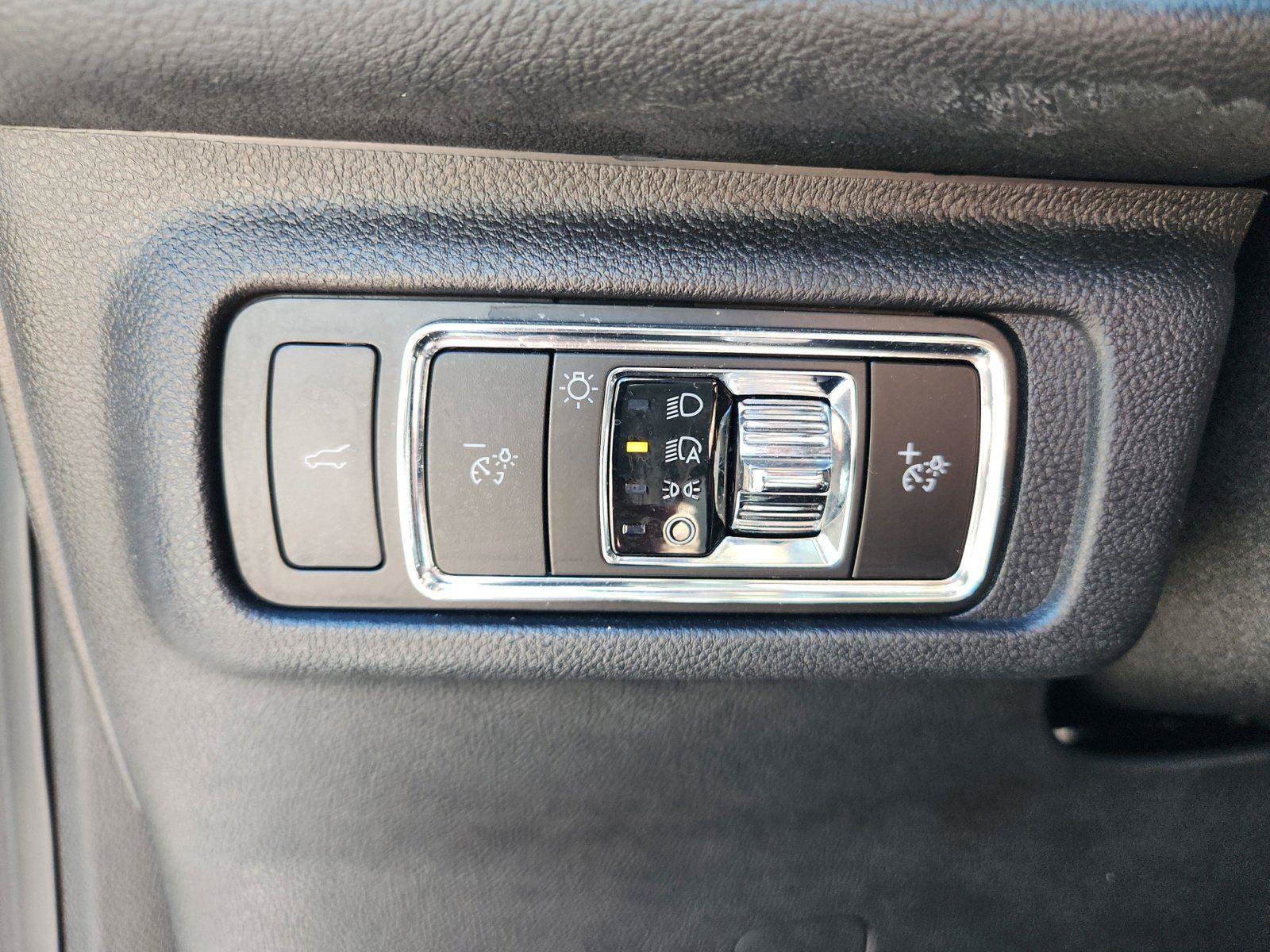 Used 2023 Lincoln Corsair AWD w/ Equipment Group 101A image 19