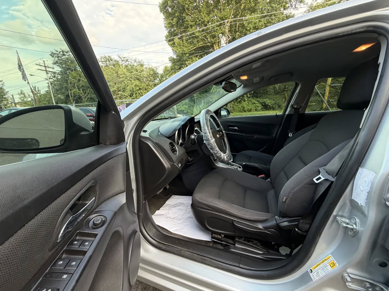 Used 2015 Chevrolet Cruze LT FWD image 20