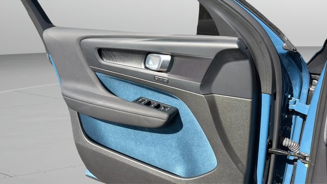 Certified 2023 Volvo XC40 Recharge Plus AWD/4WD image 18