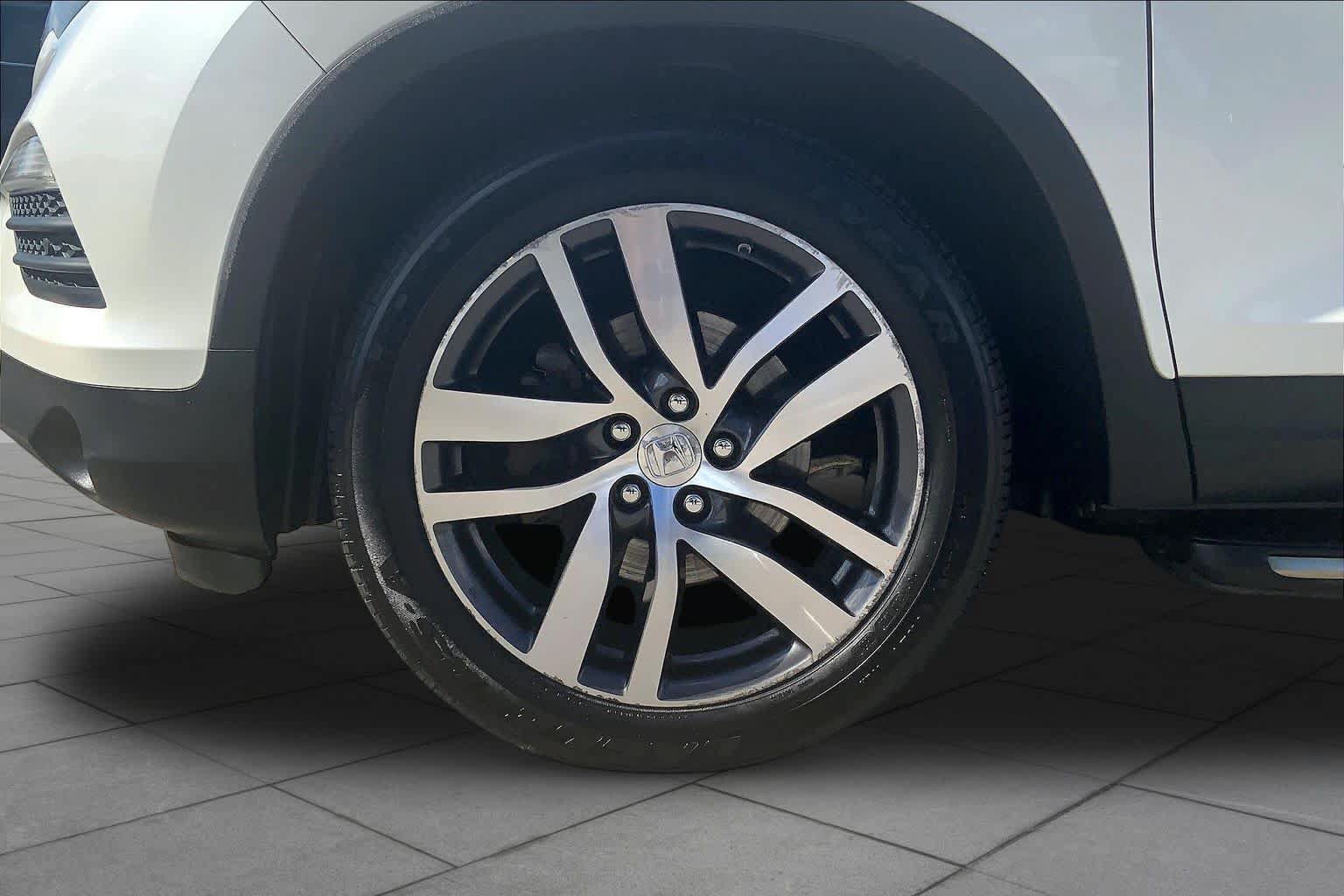 Used 2016 Honda Pilot Elite image 11