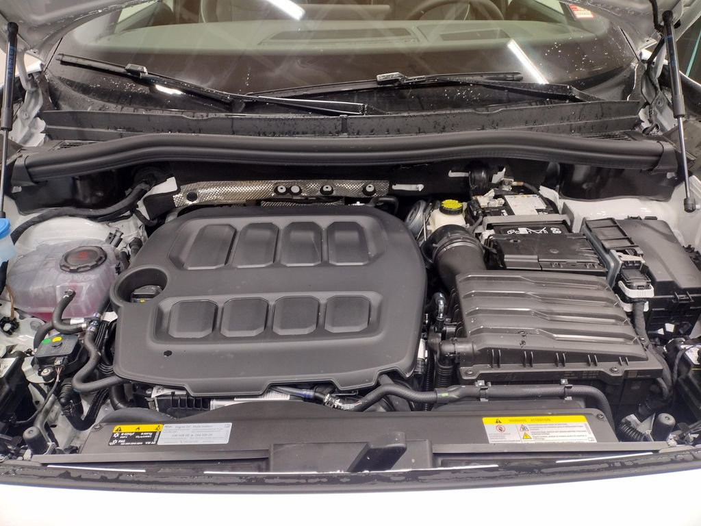New 2026 Volkswagen Tiguan SEL R-Line image 8
