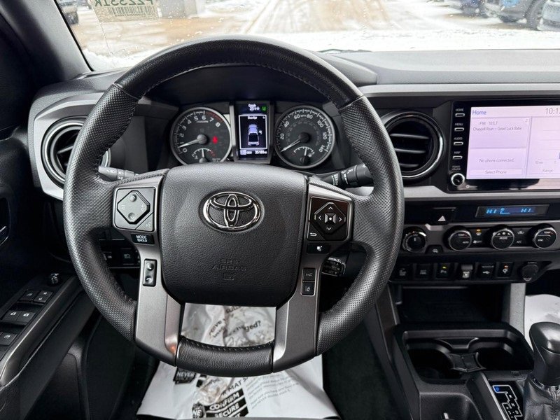 Used 2022 Toyota Tacoma TRD Off-Road image 14