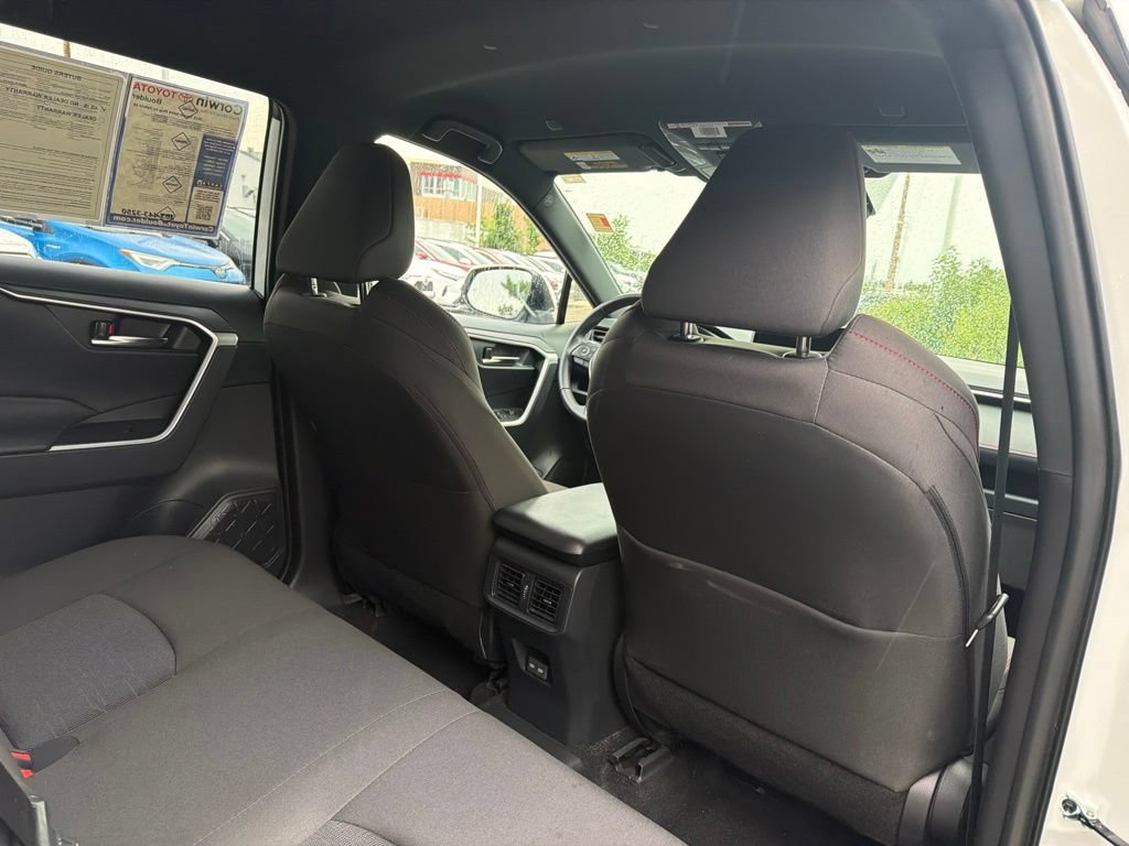 Used 2025 Toyota RAV4 SE AWD/4WD image 16