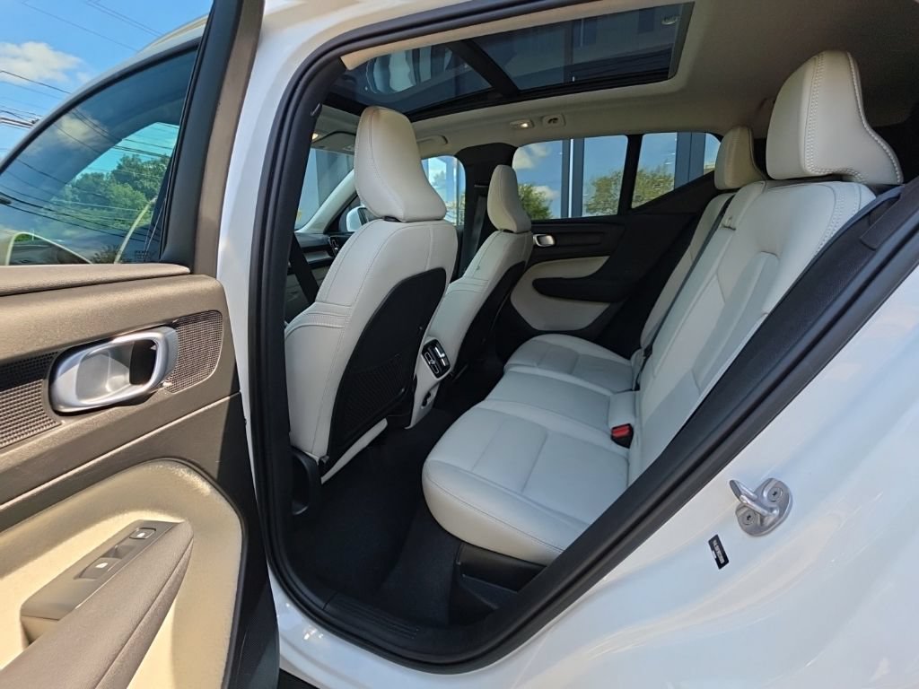 Used 2024 Volvo XC40 B5 Ultimate w/ Climate Package AWD/4WD image 16