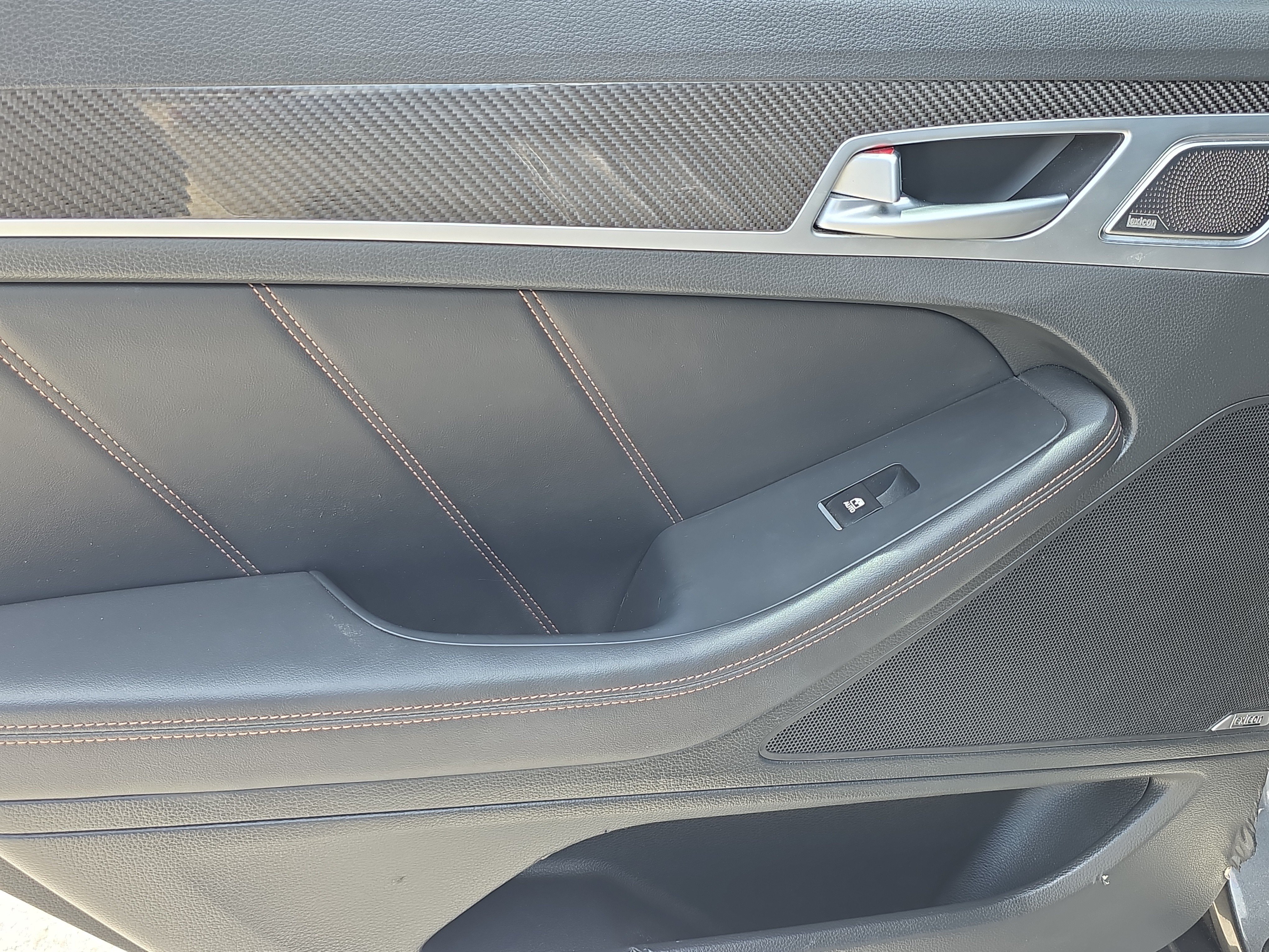 Used 2019 Genesis G80 3.3T Sport RWD image 14