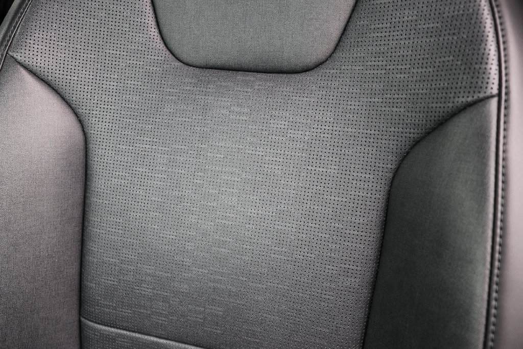 Certified 2025 Kia Niro Wave w/ Wave Preserve Package FWD image 22