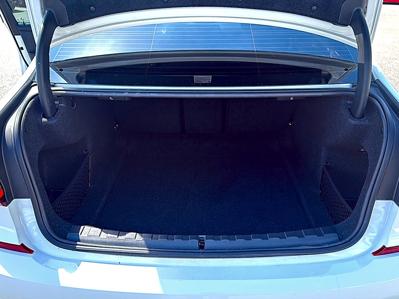 Used 2022 BMW 330i Sedan w/ M Sport Package RWD image 9