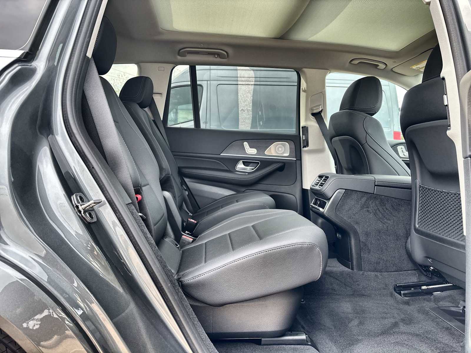 New 2026 Mercedes-Benz GLS 450 4MATIC image 19