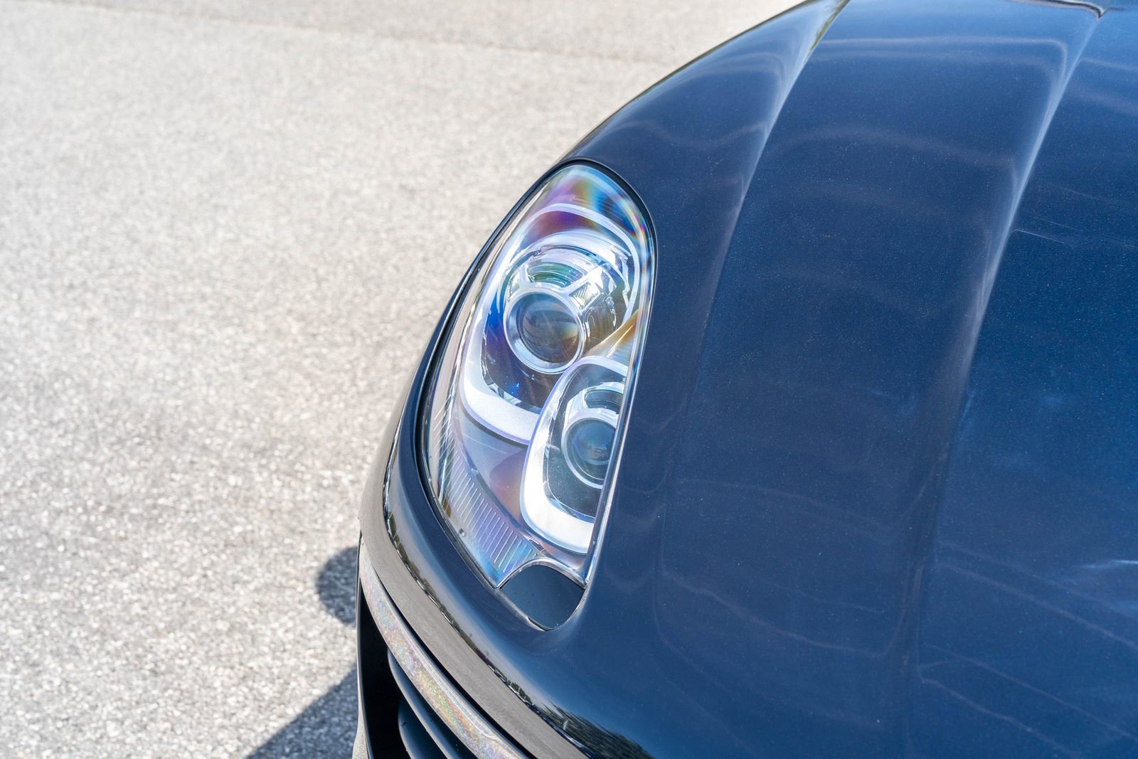 Certified 2018 Porsche Macan S image 19