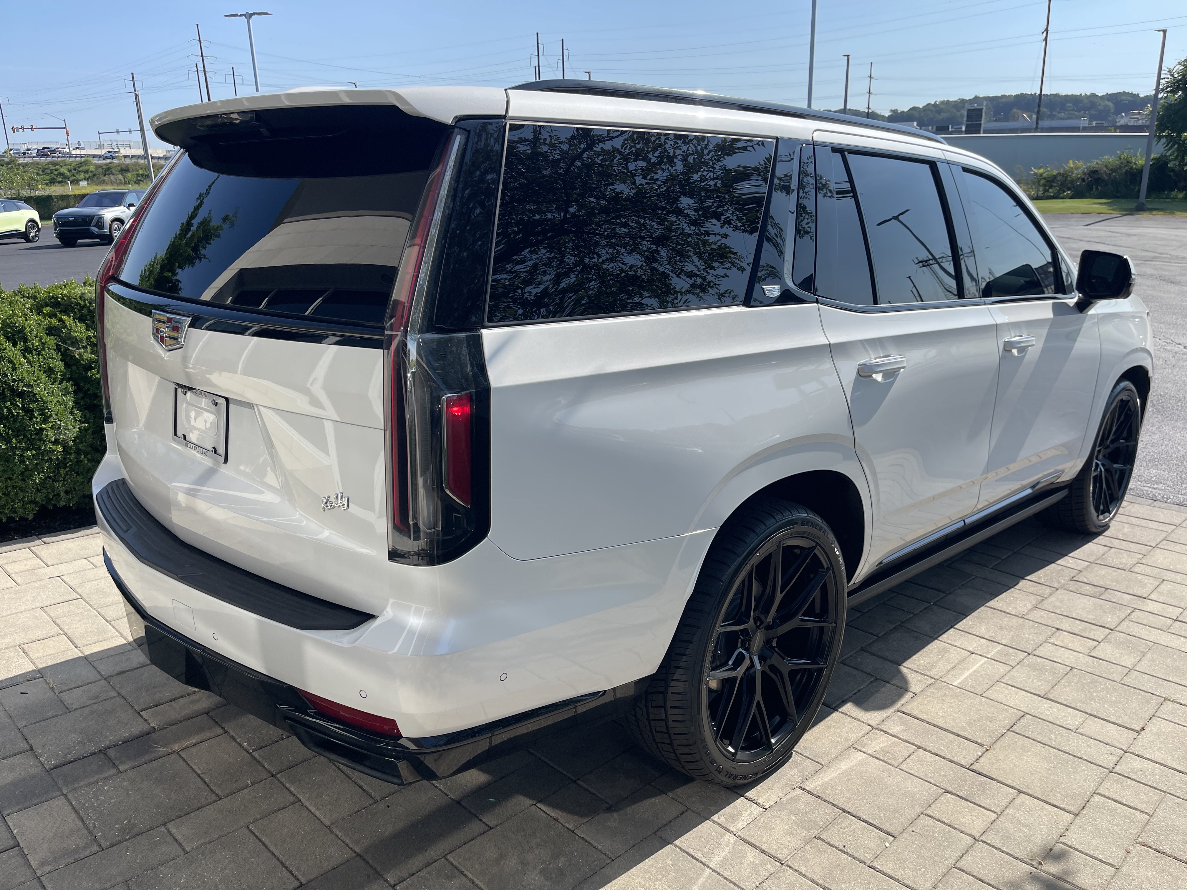 Used 2023 Cadillac Escalade Premium Luxury Platinum AWD/4WD image 8
